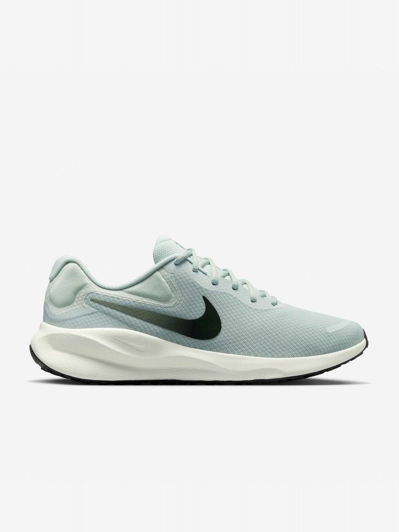 Nike Revolution 7